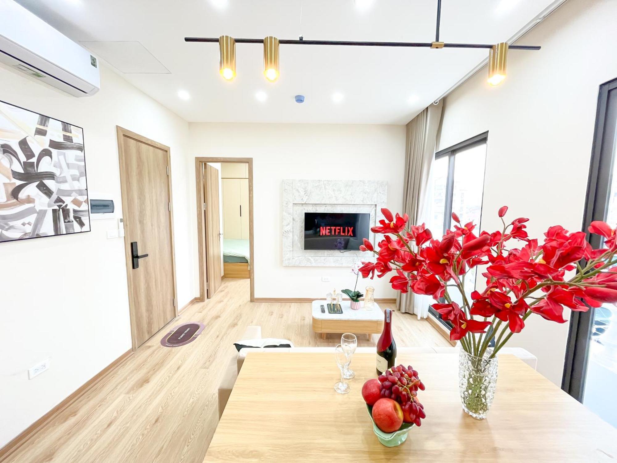 Amazing Housing Lac Long Quan Hanoi Luaran gambar