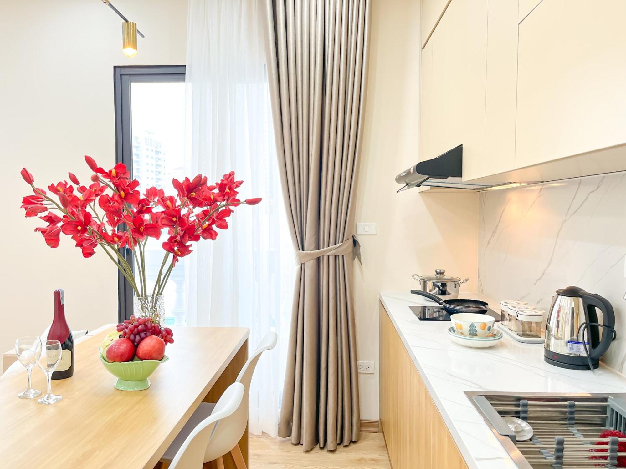 Amazing Housing Lac Long Quan Hanoi Luaran gambar