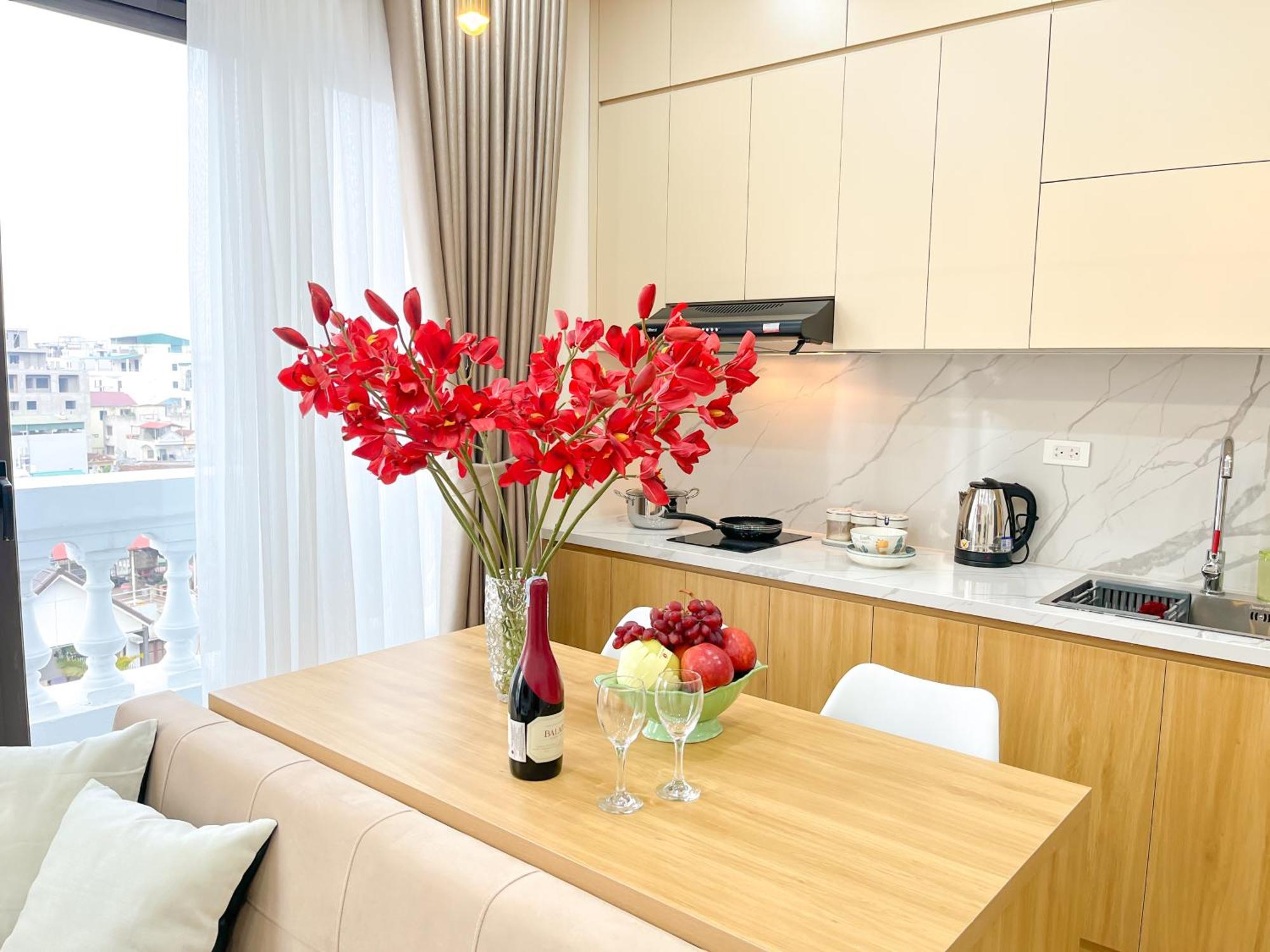 Amazing Housing Lac Long Quan Hanoi Luaran gambar