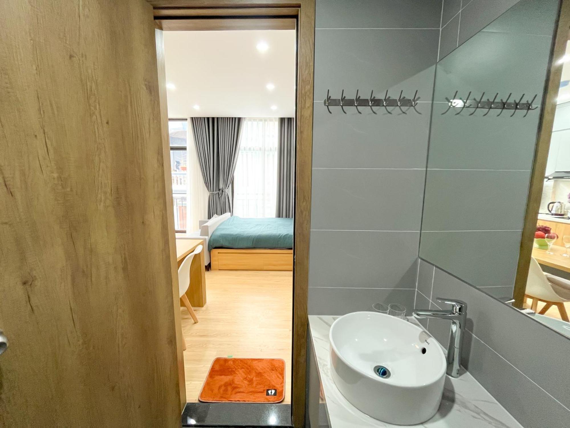 Amazing Housing Lac Long Quan Hanoi Luaran gambar